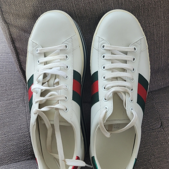 Gucci Made in Italy Stone Texture - Picture 2 of 5